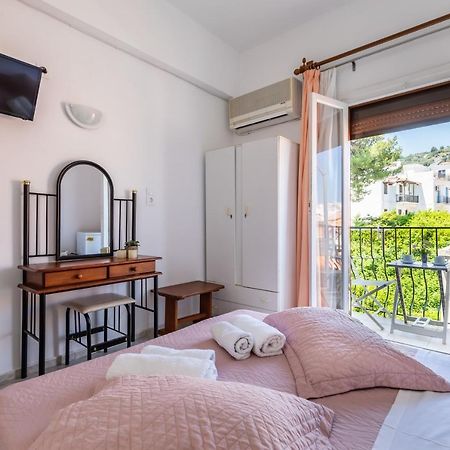 Regina Hotel Skopelos Exterior foto